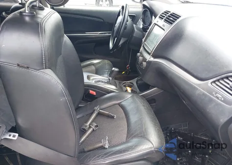 2020 Dodge Journey Crossroad z USA, uszkodzony, nr VIN 3C4PDCGB4LT188489